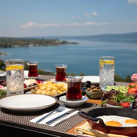 Sapanca Villa Suite Отель 3*